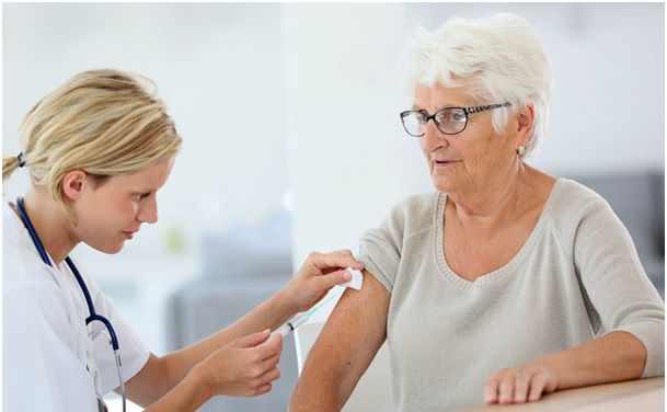 Bezpłatne szczepienia przeciwko grypie dla seniorów w wieku powyżej 75 roku życia