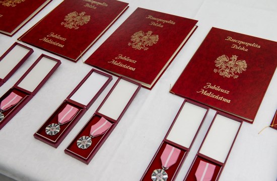 MEDALE ZA DŁUGOLETNIE POŻYCIE MAŁŻEŃSKIE