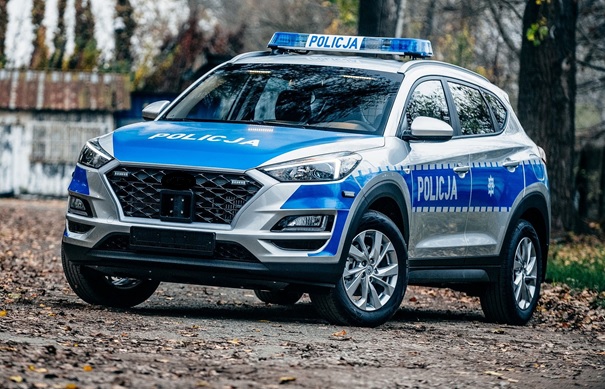 Gmina Stężyca pomaga w zakupie samochodu dla Policji