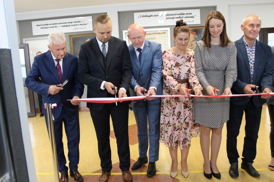 Otwarcie nowego skrzydła szkoły ZKiW w Stężycy