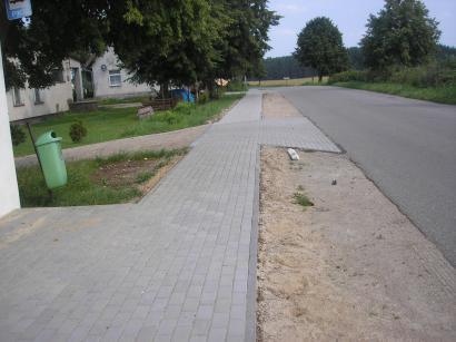 Powstają nowe chodniki
