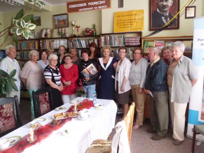 Maria Ulatowska gościła w Gminnej Bibliotece Publicznej w Stężycy