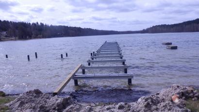 Nowy pomost nad jeziorem Dąbrowskim